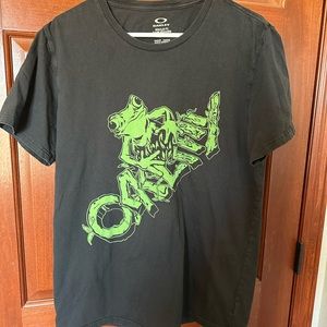 Men’s black Oakley shirt